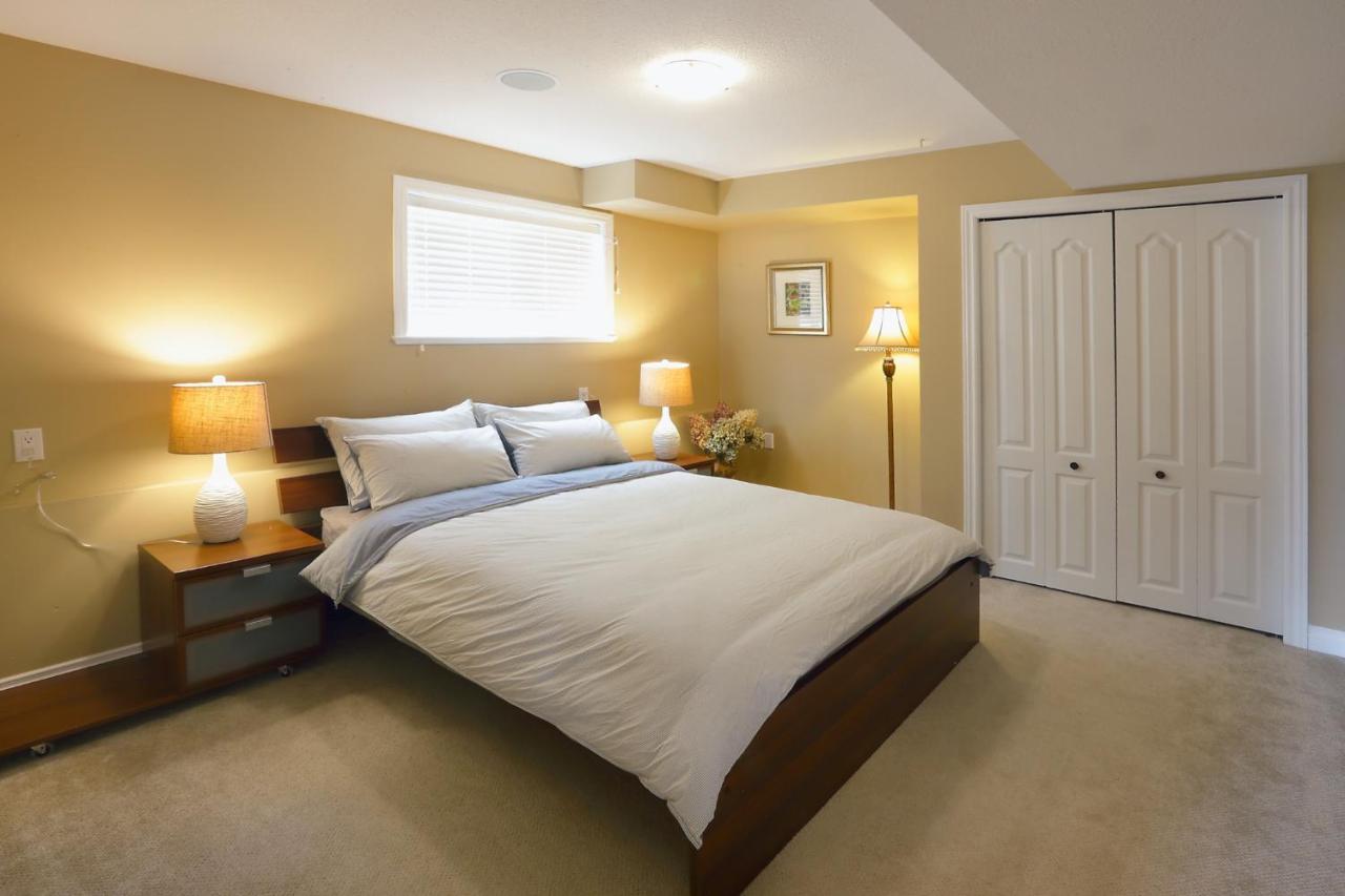 Lovely J Home -Stunning River View Cozy Two Bedroom Private Suite New Westminster Buitenkant foto